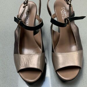 Cordani platform open toe pumps